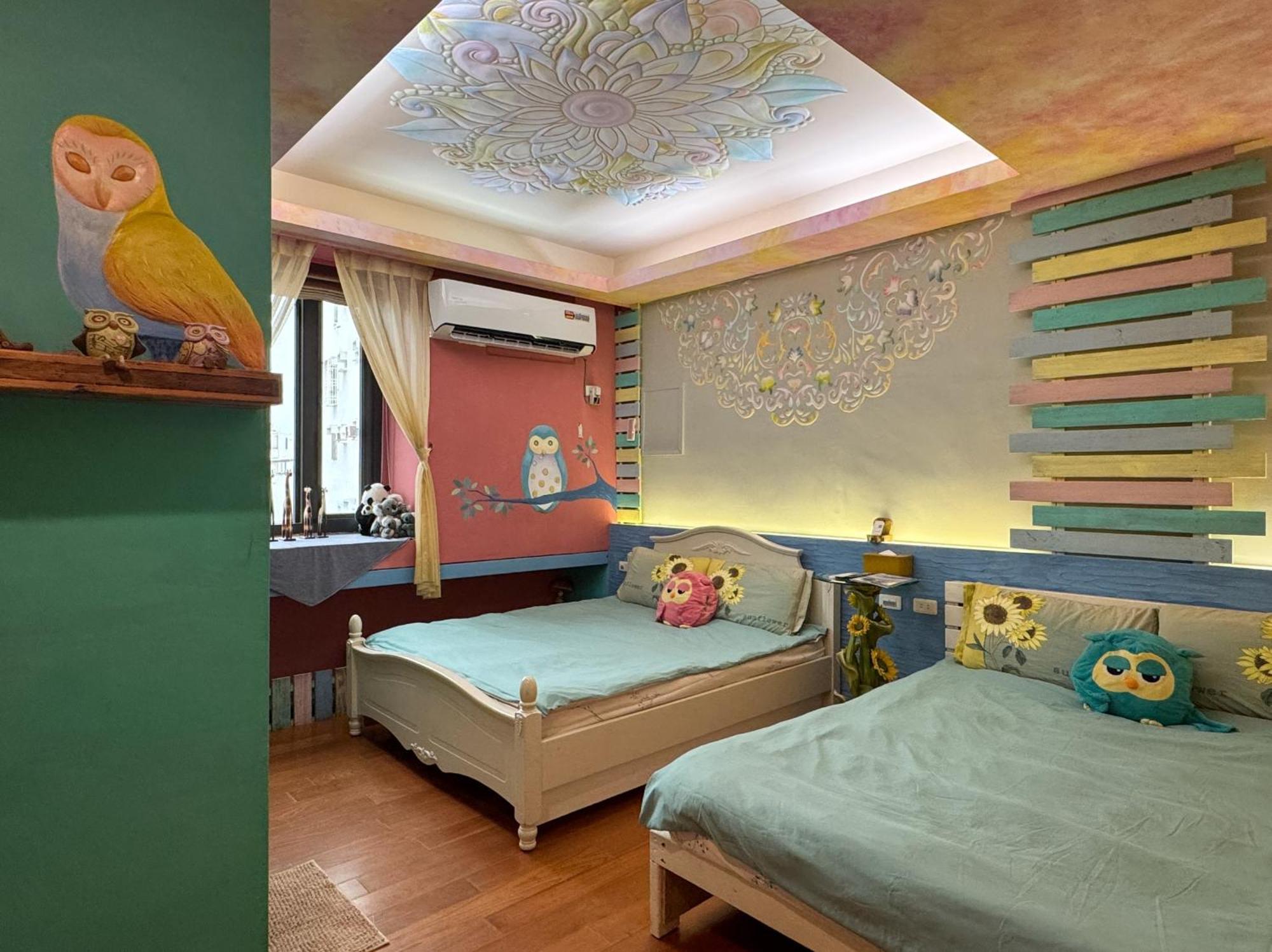 3D Sunflower Embossed B&B Hualien City Exterior photo