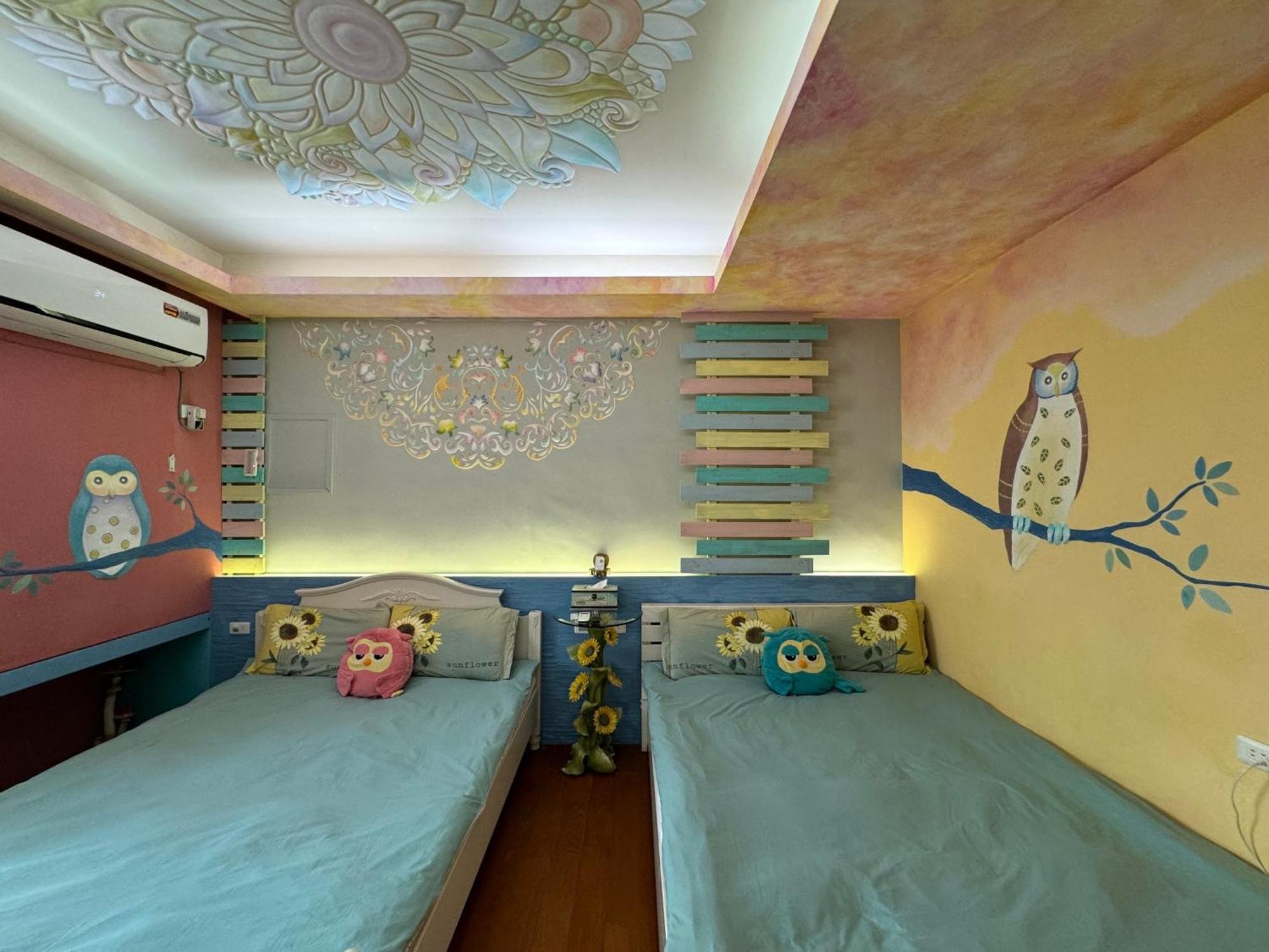 3D Sunflower Embossed B&B Hualien City Exterior photo