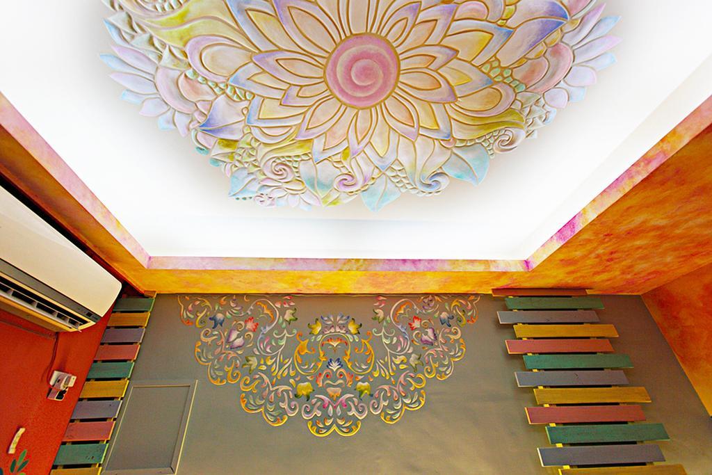 3D Sunflower Embossed B&B Hualien City Exterior photo